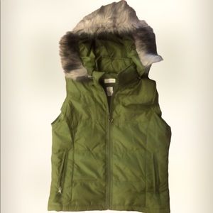 NWOT- MAURICES Classic Green Zip-up Puffer Vest w/Removable Hood SZ M